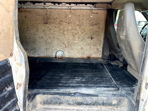 Used 2014 Chevrolet Express 3500 Extended image 10