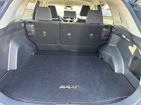 Used 2019 Toyota RAV4 LE image 15
