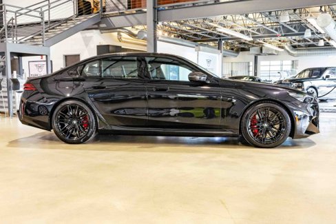 Used 2025 BMW M5 w/ Carbon Package image 4