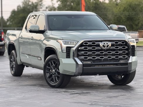 Used 2024 Toyota Tundra Platinum image 3