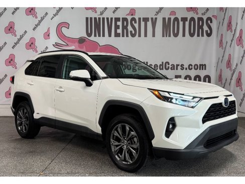 Used 2022 Toyota RAV4 XLE Premium image 3