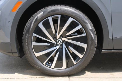 New 2025 Volkswagen ID.4 Pro image 18