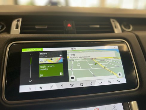Used 2020 Land Rover Range Rover Sport HSE image 32