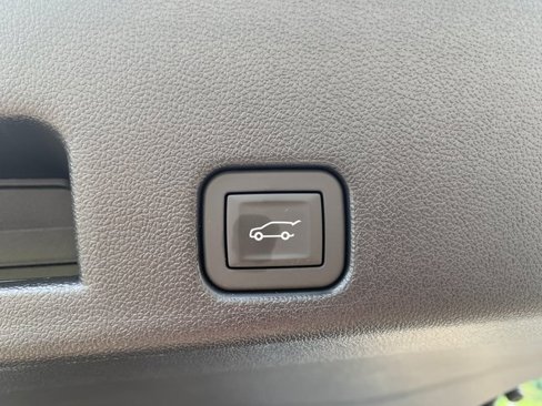 New 2026 Chevrolet Traverse High Country image 17