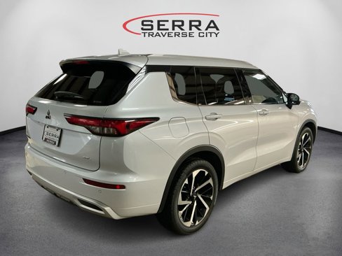 Used 2024 Mitsubishi Outlander SEL image 5