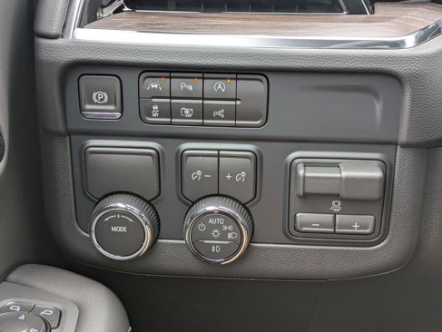 New 2026 Chevrolet Suburban LT image 22
