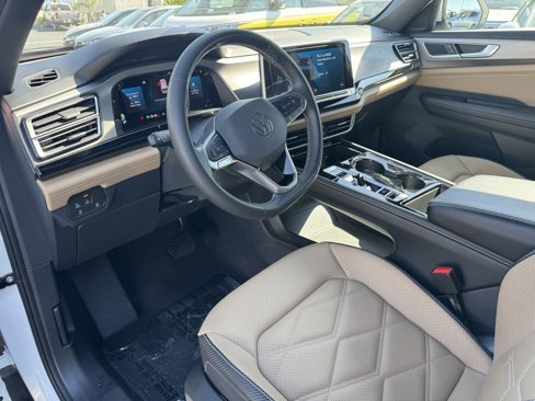 Certified 2024 Volkswagen Atlas Cross Sport SE w/ Panoramic Sunroof Package image 16
