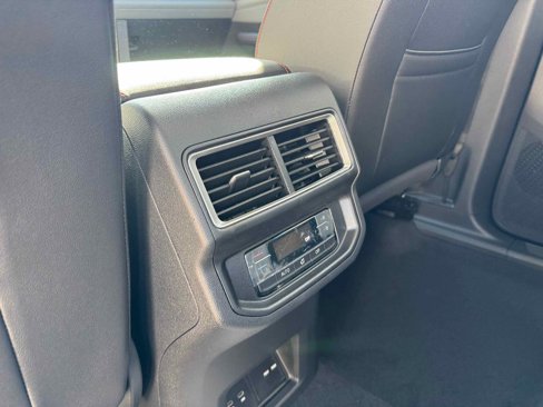 New 2025 Volkswagen Atlas Peak Edition SE image 26
