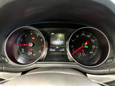 Used 2019 Volkswagen Passat Wolfsburg Edition image 30
