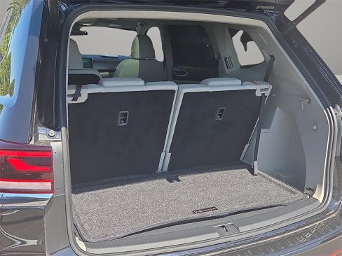 Used 2025 Volkswagen Atlas SEL Premium R-Line image 9