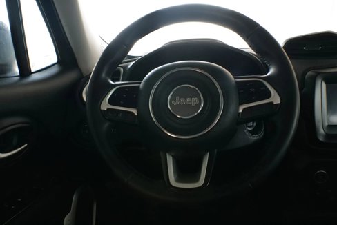 Used 2018 Jeep Renegade Latitude image 19