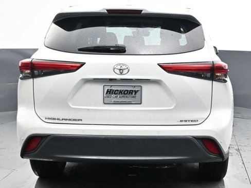 Used 2022 Toyota Highlander Limited image 6