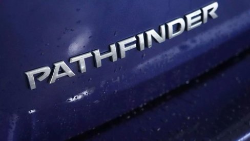 Used 2017 Nissan Pathfinder Platinum w/ Family Entertainment Package image 23