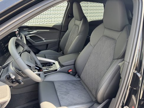 New 2025 Audi SQ5 Premium Plus image 9