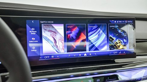 New 2026 BMW 750e xDrive image 27