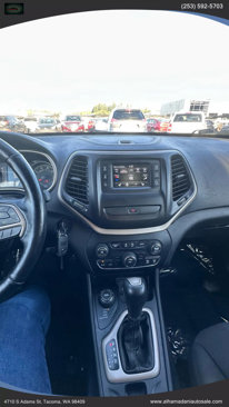 Used 2016 Jeep Cherokee Latitude w/ Cold Weather Group image 10
