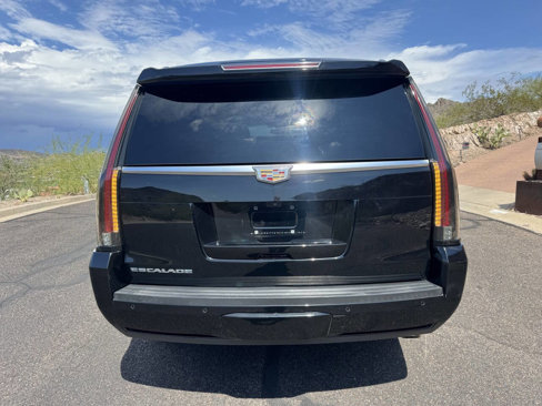 Used 2017 Cadillac Escalade ESV Premium Luxury image 5