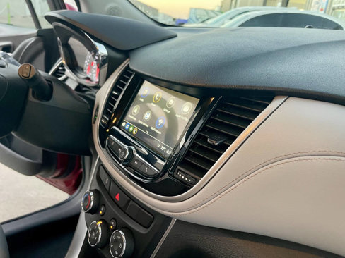 Used 2018 Chevrolet Trax LT w/ LT Convenience Package image 13