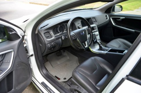 Used 2018 Volvo V60 T5 Cross Country w/ Convenience Package image 22