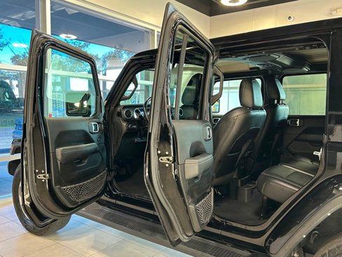Used 2021 Jeep Wrangler Unlimited Sahara image 18