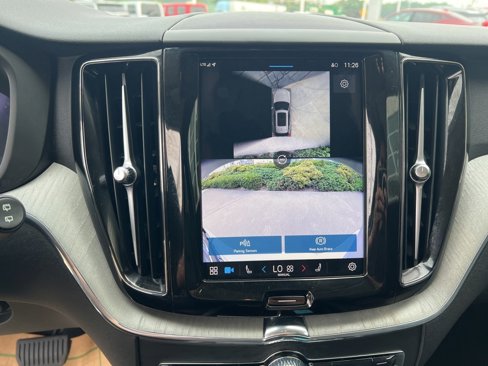 Certified 2025 Volvo XC60 B5 Plus image 22