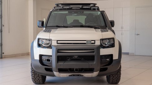 New 2024 Land Rover Defender 110 S image 2