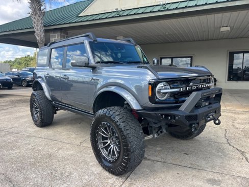 Used 2023 Ford Bronco Outer Banks image 2