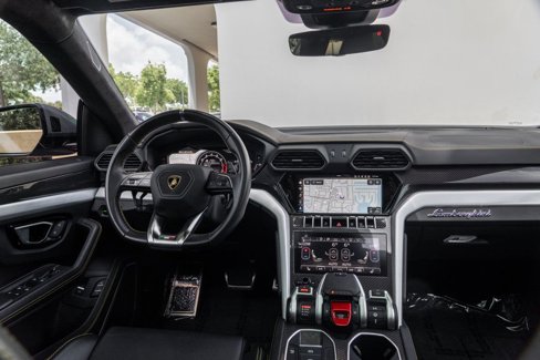 Used 2022 Lamborghini Urus image 19