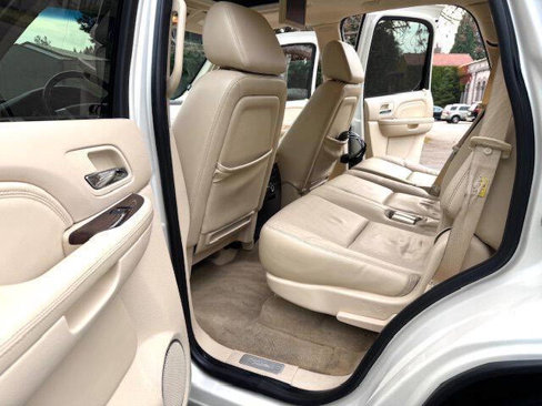 Used 2007 Cadillac Escalade AWD w/ Information Package image 25