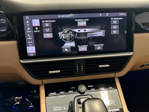 Used 2019 Porsche Cayenne image 38
