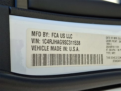 Used 2025 Jeep Grand Cherokee Altitude image 26