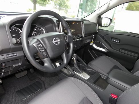 Certified 2025 Nissan Frontier SV image 13