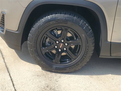 Used 2023 GMC Acadia AT4 w/ Technology Package image 11