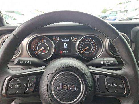 Used 2023 Jeep Gladiator Sport image 18