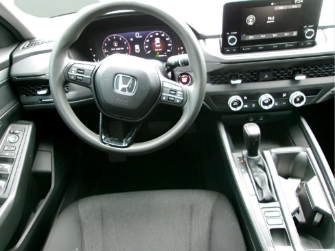 Used 2025 Honda Accord LX image 11