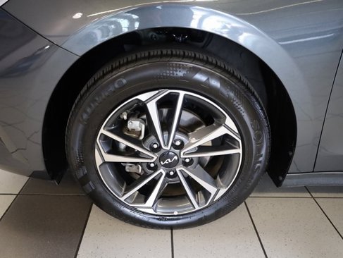 Used 2024 Kia Forte LXS image 16