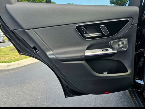 Certified 2025 Mercedes-Benz GLC 300 4MATIC image 25