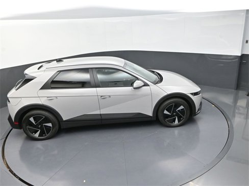 New 2025 Hyundai Ioniq 5 SE image 29