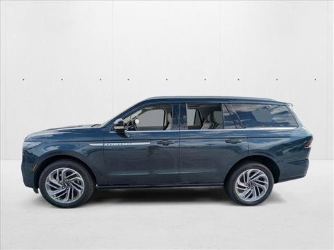 New 2025 Lincoln Navigator Reserve image 5