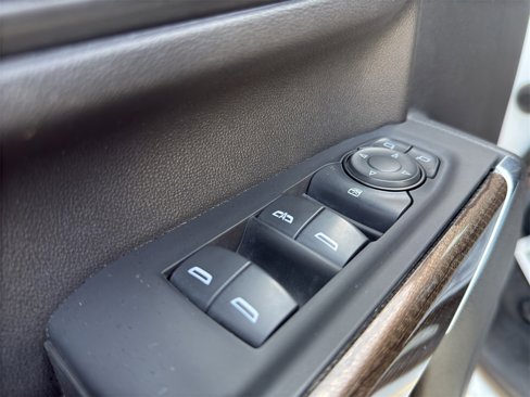Used 2021 Chevrolet Silverado 2500 LT w/ Z71 Off-Road Package image 11