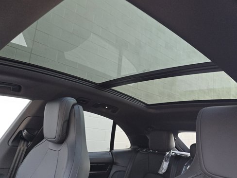 New 2025 Porsche Macan 4S Electric image 13