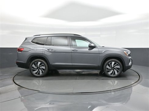 New 2026 Volkswagen Atlas SE image 8