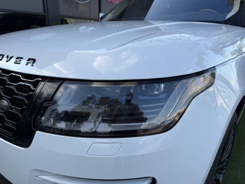 Used 2020 Land Rover Range Rover HSE image 10