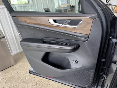 Used 2024 Volkswagen Atlas SE image 25