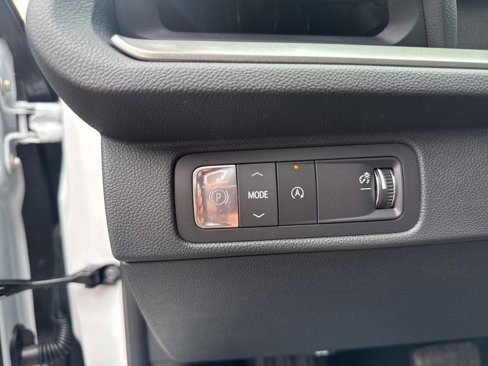 New 2025 Chevrolet Traverse LT image 31