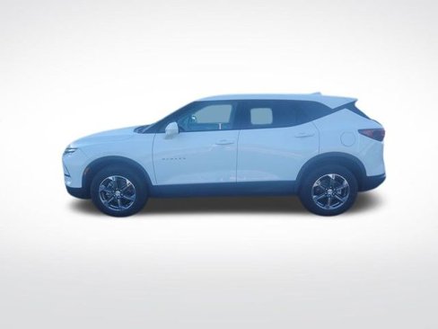 Used 2025 Chevrolet Blazer LT image 2