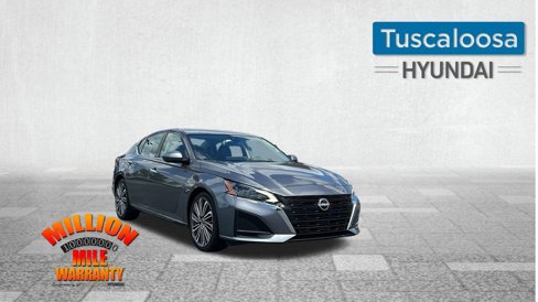Used 2023 Nissan Altima 2.5 SL image 1