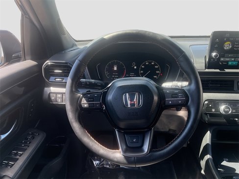 Used 2025 Honda Pilot TrailSport image 11