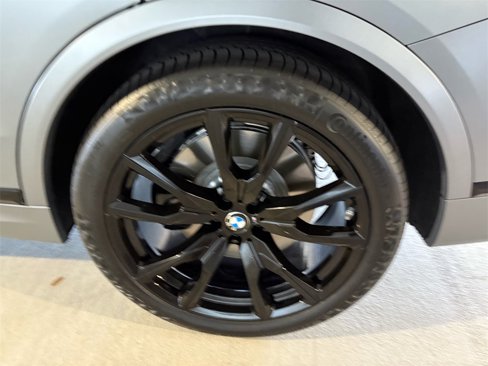 New 2026 BMW X7 M60i image 6