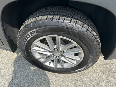 Used 2022 Chevrolet Traverse LT image 32